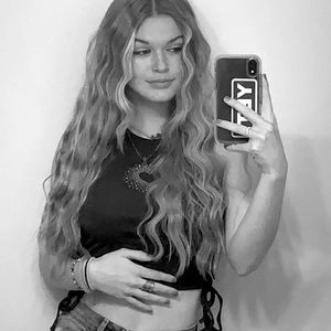 Meet your Posher, Ava